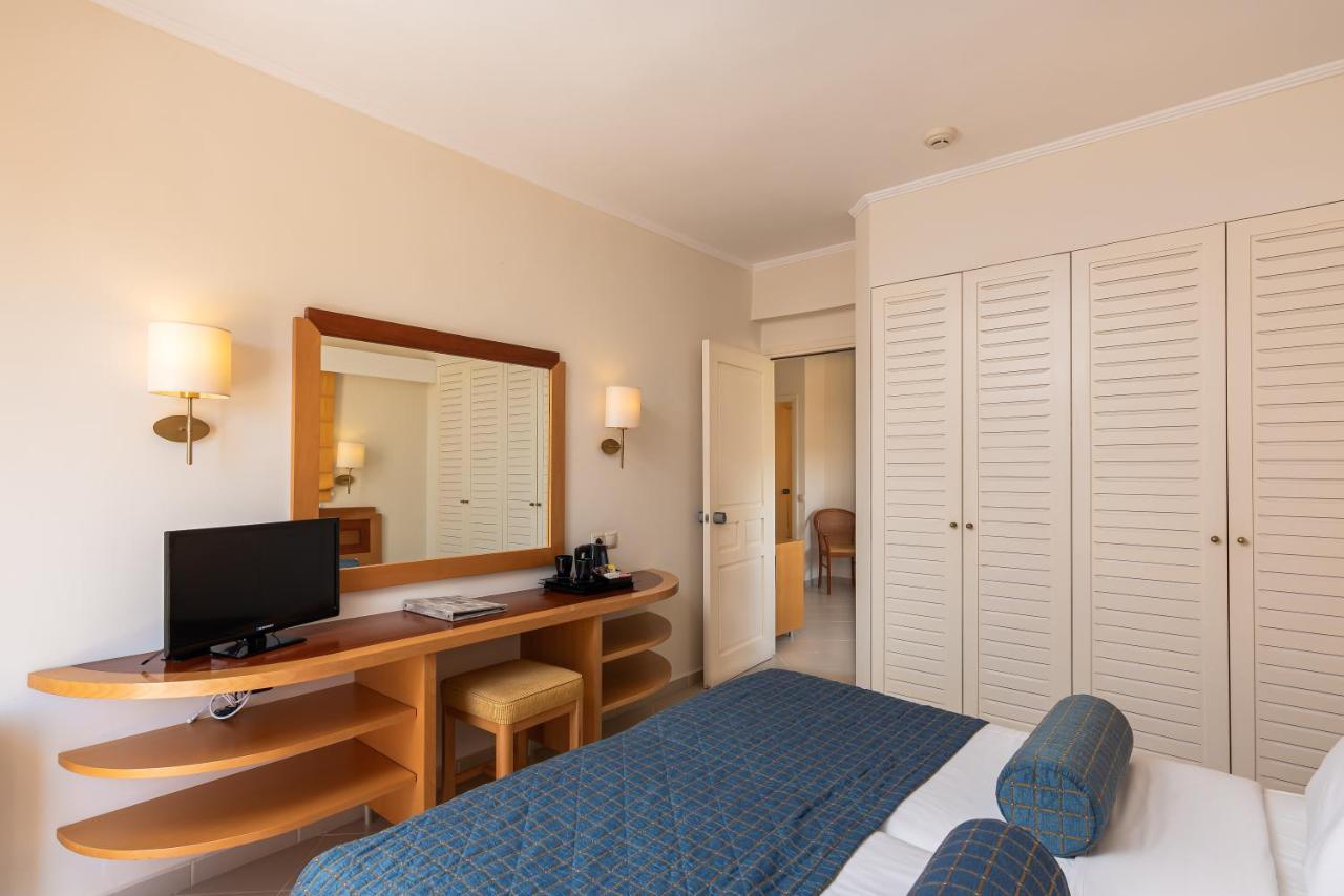 Anissa Beach Hotel ヘルソニソス エクステリア 写真