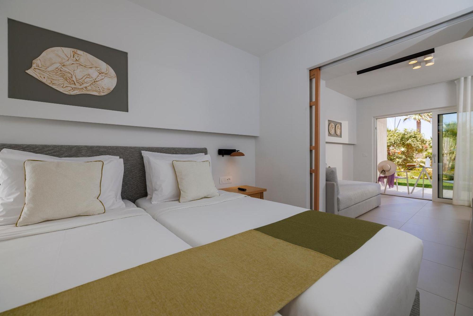 Anissa Beach Hotel ヘルソニソス エクステリア 写真